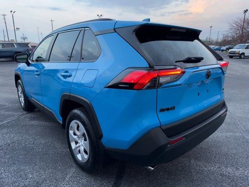 Used 2019 Toyota RAV4 LE w/ All Weather Liner Package image 5
