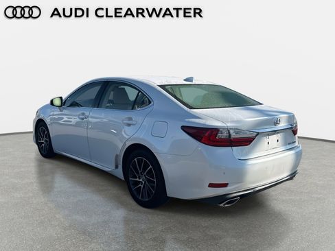 Used 2016 Lexus ES 350 w/ Luxury Package w/Wood Trim image 2