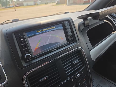 Used 2018 Dodge Grand Caravan GT FWD image 31