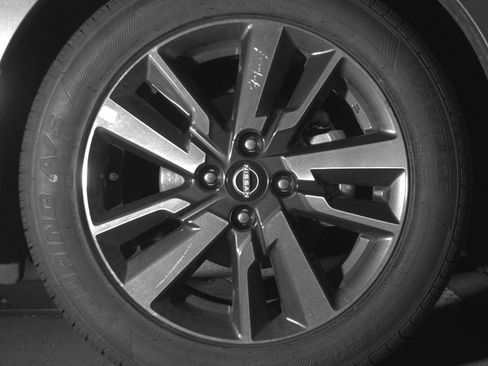 Used 2025 Nissan Versa SV FWD image 13
