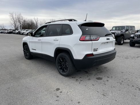 Certified 2023 Jeep Cherokee Altitude Lux image 5