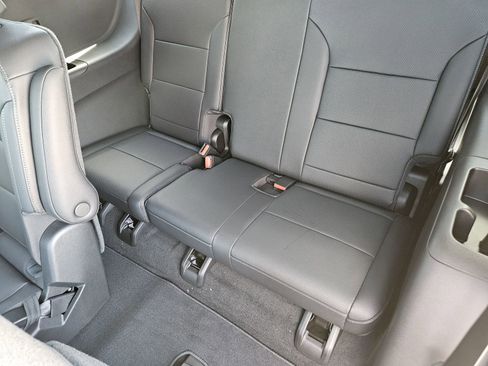 New 2026 Chevrolet Traverse LT FWD image 27