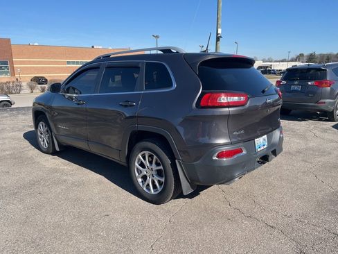 Used 2016 Jeep Cherokee Latitude AWD/4WD image 4