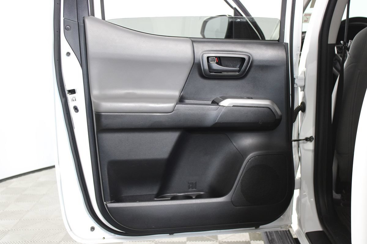 Used 2018 Toyota Tacoma SR5 RWD image 30