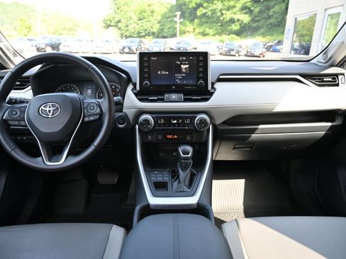 Used 2019 Toyota RAV4 XLE Premium w/ Cold Weather Package AWD/4WD image 12