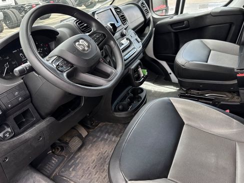 Used 2024 RAM ProMaster 2500 w/ Convenience Group FWD image 11