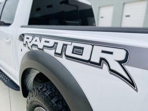 Used 2017 Ford F150 Raptor w/ Equipment Group 802A Luxury image 9