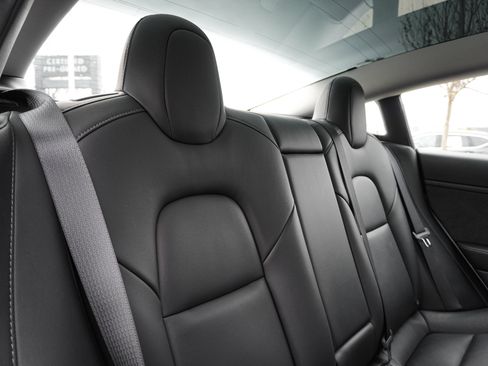 Used 2021 Tesla Model 3 Standard Range Plus image 29