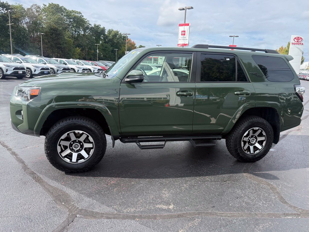 Certified 2022 Toyota 4Runner TRD Off-Road AWD/4WD image 3