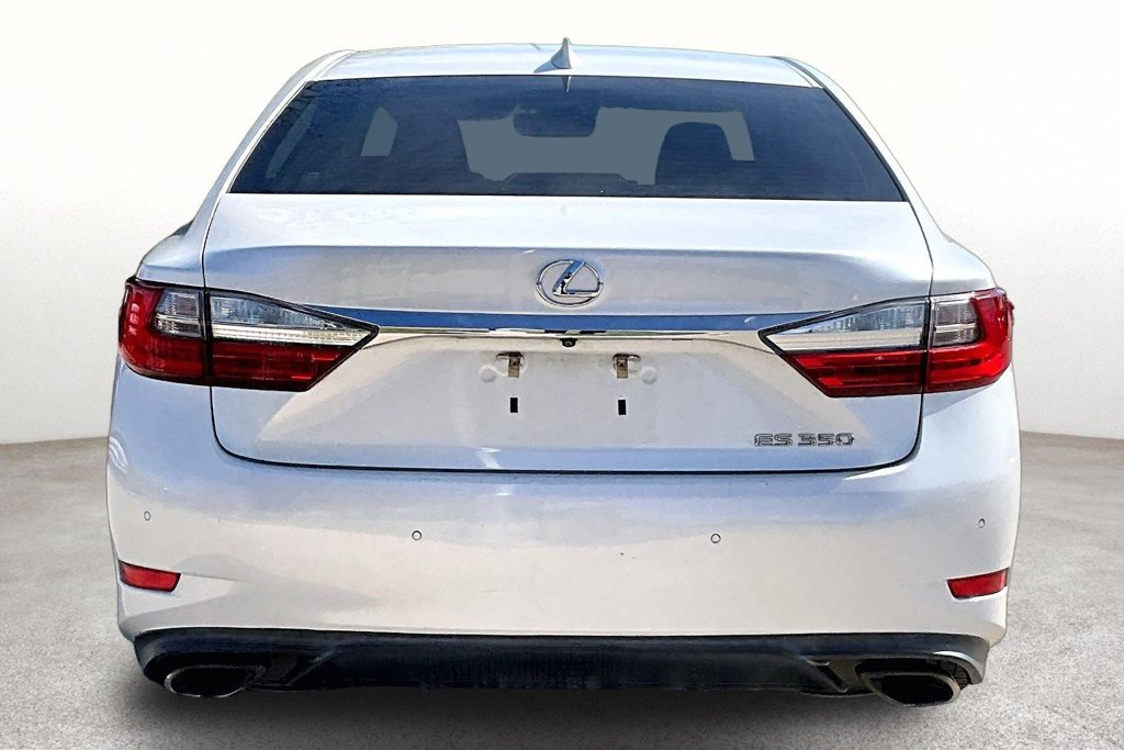 Used 2016 Lexus ES 350 w/ Luxury Package w/Wood Trim FWD image 4