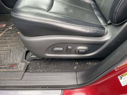 Used 2019 Nissan Pathfinder Platinum image 30