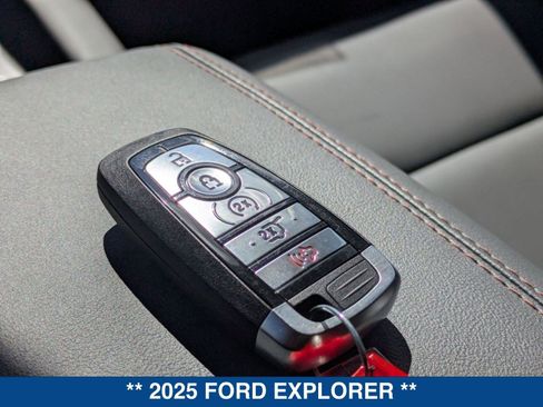 New 2025 Ford Explorer Active w/ Active Comfort Package image 37