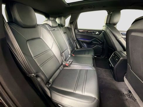 Used 2021 Porsche Cayenne S w/ Premium Package AWD/4WD image 33