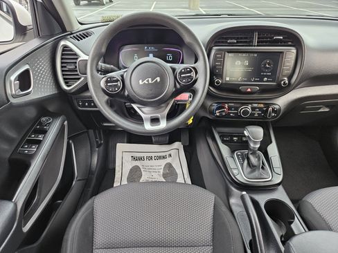 Used 2024 Kia Soul LX w/ Option Group 015 image 11