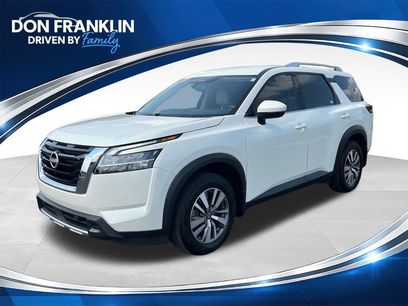 Used 2023 Nissan Pathfinder SL