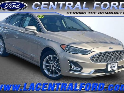 Used 2019 Ford Fusion Energi Titanium FWD image 1