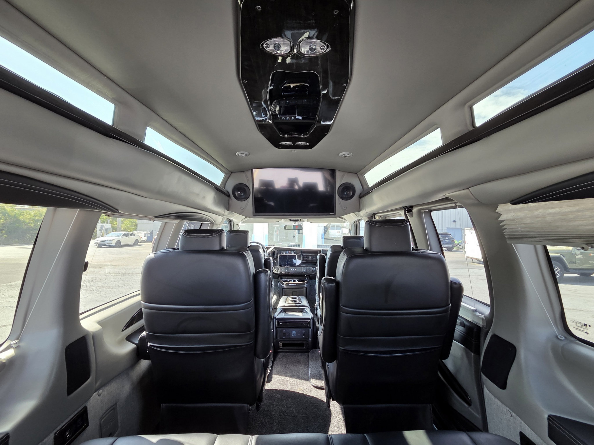 Used 2023 Chevrolet Express 2500 RWD image 28