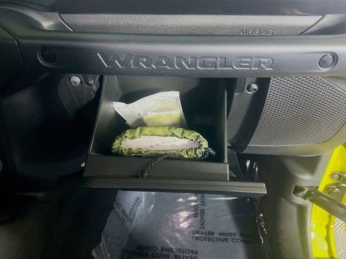 Used 2022 Jeep Wrangler Unlimited Rubicon w/ Trailer Tow Package image 31