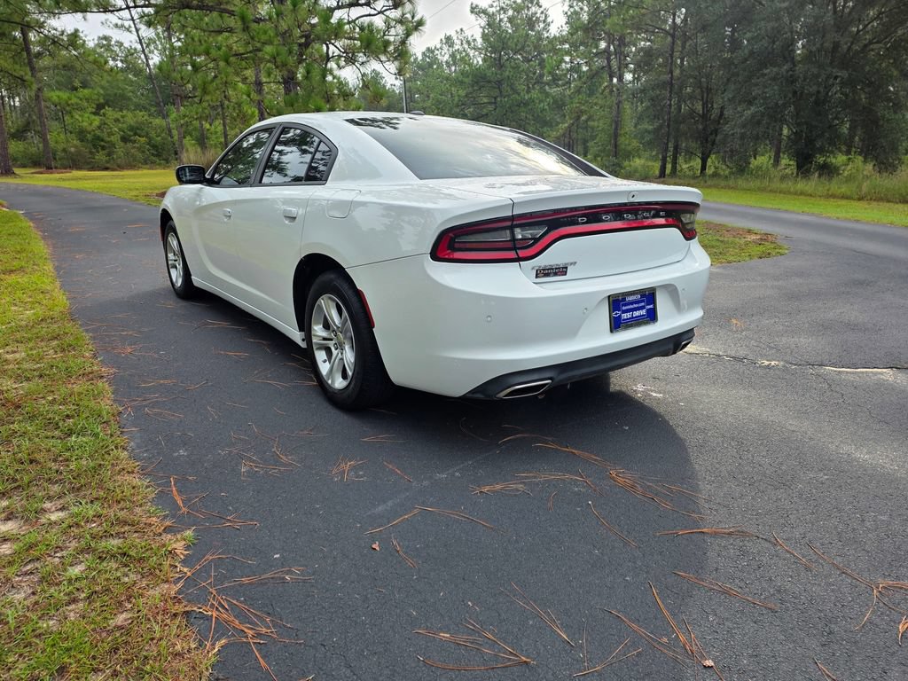 Used 2022 Dodge Charger SXT RWD image 3