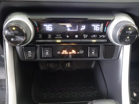 Used 2024 Toyota RAV4 XLE w/ Convenience Package AWD/4WD image 17