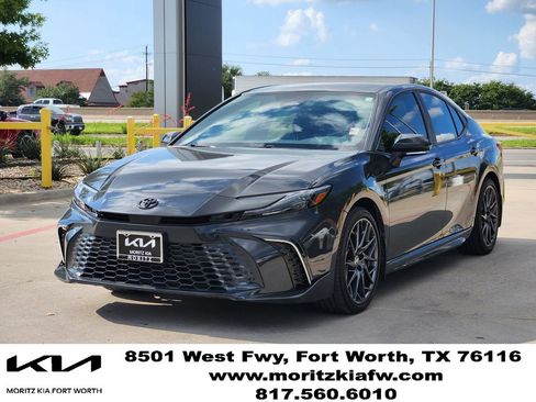 Used 2025 Toyota Camry XSE FWD image 3