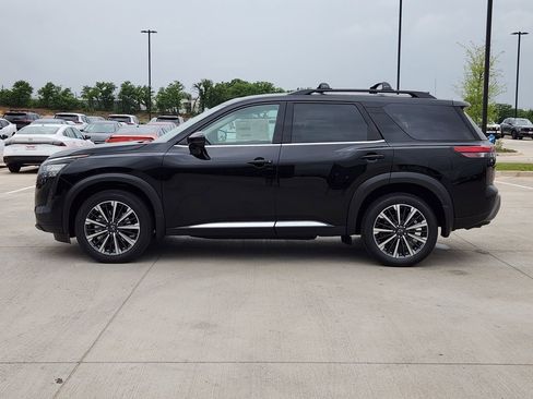 New 2026 Nissan Pathfinder Platinum AWD/4WD image 3