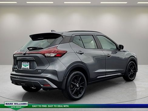 Used 2022 Nissan Kicks SR w/ Premium Package FWD image 4