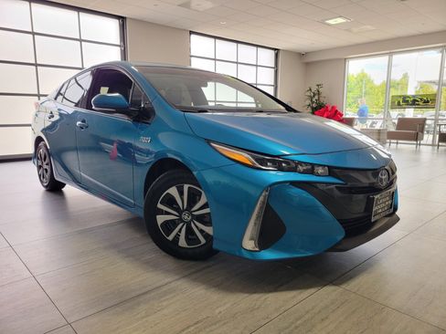 Used 2019 Toyota Prius Prime Premium w/ Carpet Mat Package FWD image 7
