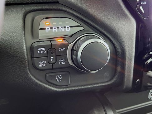 New 2026 RAM 1500 Big Horn AWD/4WD image 12