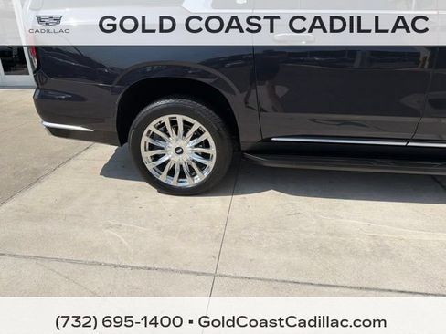 Used 2023 Cadillac Escalade ESV Premium Luxury AWD/4WD image 6