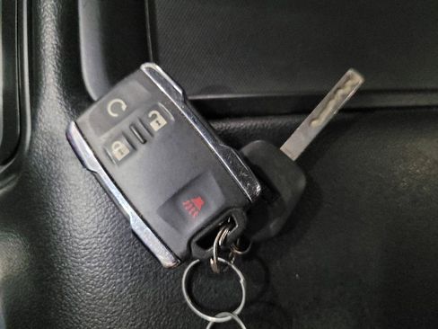 Used 2015 GMC Sierra 1500 SLT w/ SLT Crew Cab Value Package image 32