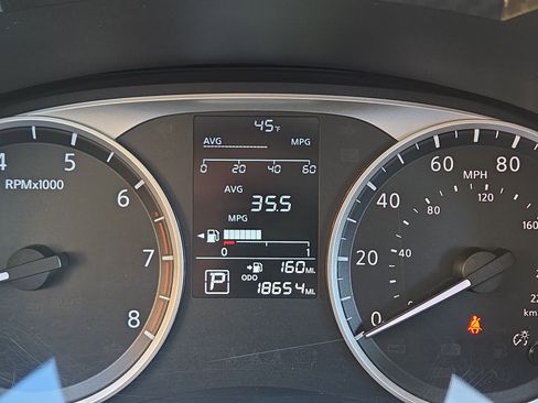 Used 2024 Nissan Versa S w/ Trunk Package image 21