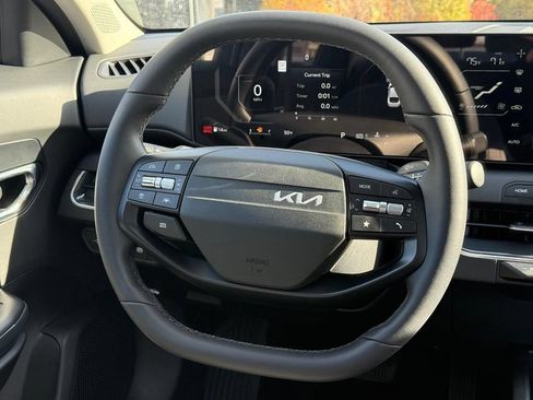 Used 2025 Kia K4 EX FWD image 8