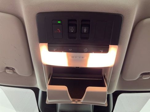 Used 2023 Nissan Rogue SV w/ SV Premium Package image 36