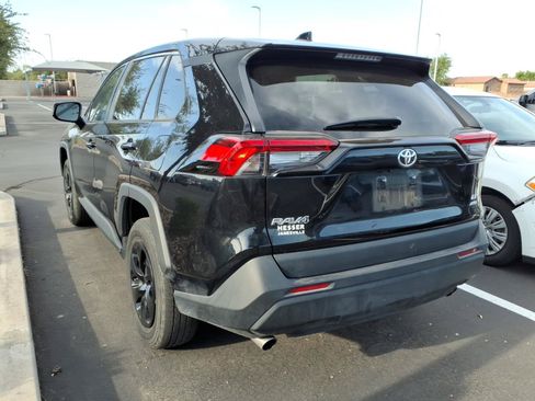 Used 2023 Toyota RAV4 LE AWD/4WD image 4