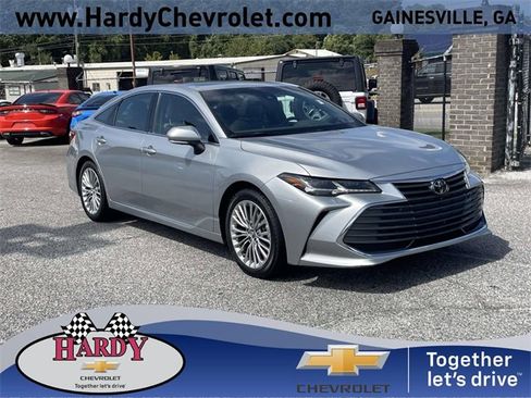 Used 2020 Toyota Avalon Limited image 1