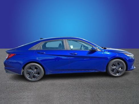 Used 2023 Hyundai Elantra SEL FWD image 2