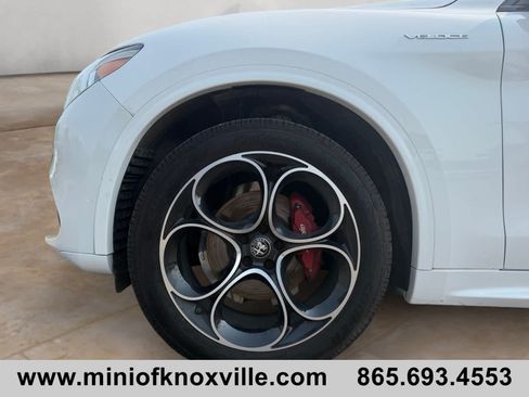 Used 2022 Alfa Romeo Stelvio Veloce AWD/4WD image 9