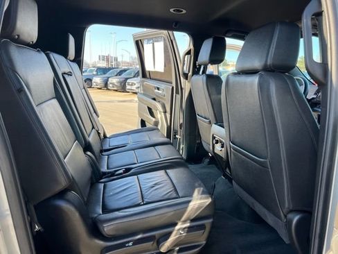 Used 2025 Chevrolet Suburban Z71 AWD/4WD image 19