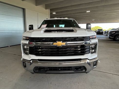 Used 2025 Chevrolet Silverado 3500 LT AWD/4WD image 8