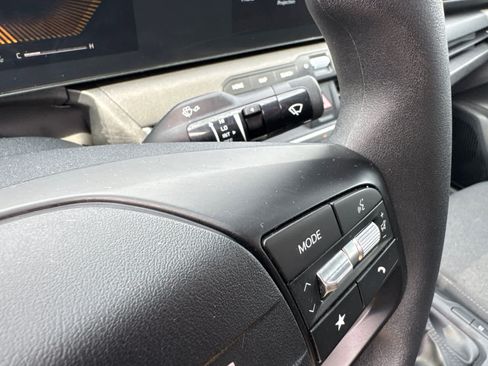 Used 2025 Kia K4 LXS image 18