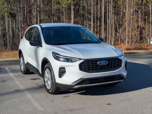 New 2026 Ford Escape Active image 2