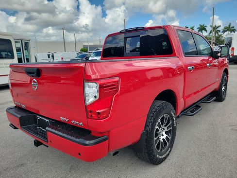 Used 2021 Nissan Titan SV w/ SV Convenience Package AWD/4WD image 5