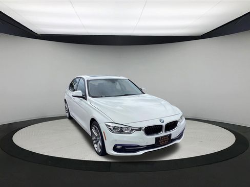 Used 2017 BMW 328d xDrive Sedan AWD/4WD image 2