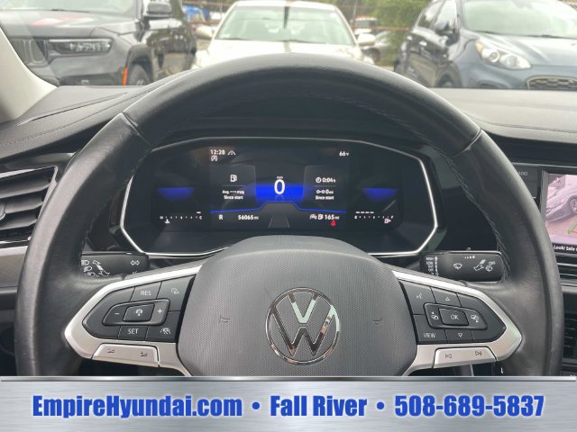 Used 2024 Volkswagen Jetta SE FWD image 29
