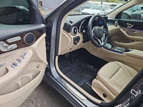 Used 2021 Mercedes-Benz GLC 300 4MATIC image 10