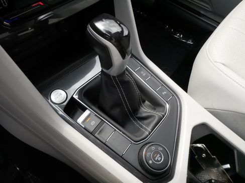 Certified 2024 Volkswagen Tiguan SE R-Line AWD/4WD image 24