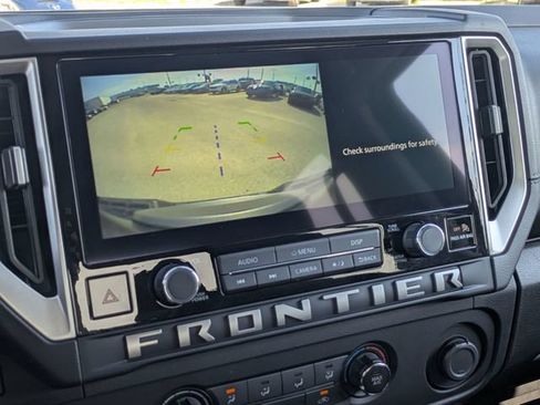 Used 2025 Nissan Frontier SV RWD image 21