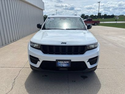 Used 2022 Jeep Grand Cherokee Altitude