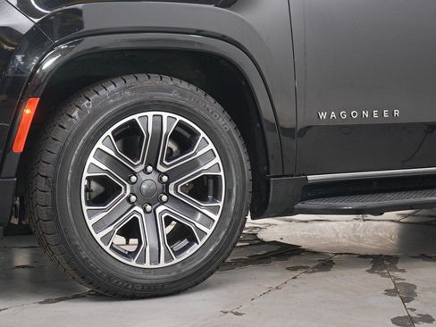Used 2023 Jeep Wagoneer Series II AWD/4WD image 32
